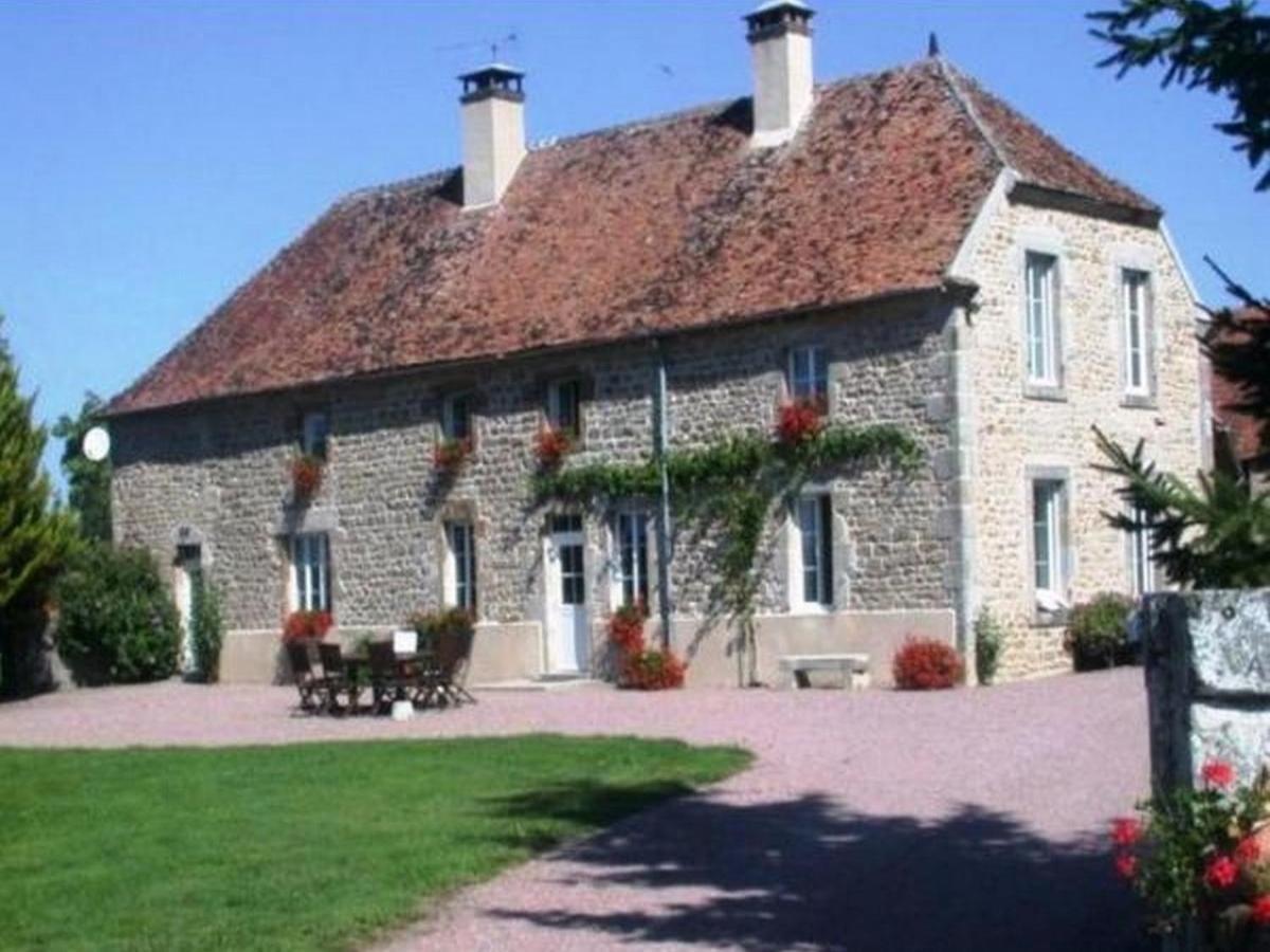 Gite Les Aubues Lormes Exterior photo