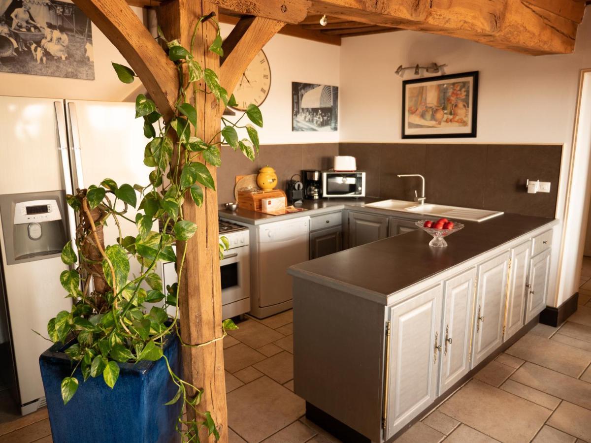 Gite Les Aubues Lormes Exterior photo