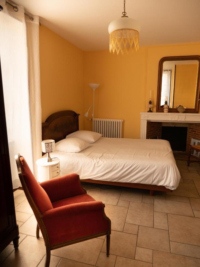Gite Les Aubues Lormes Exterior photo